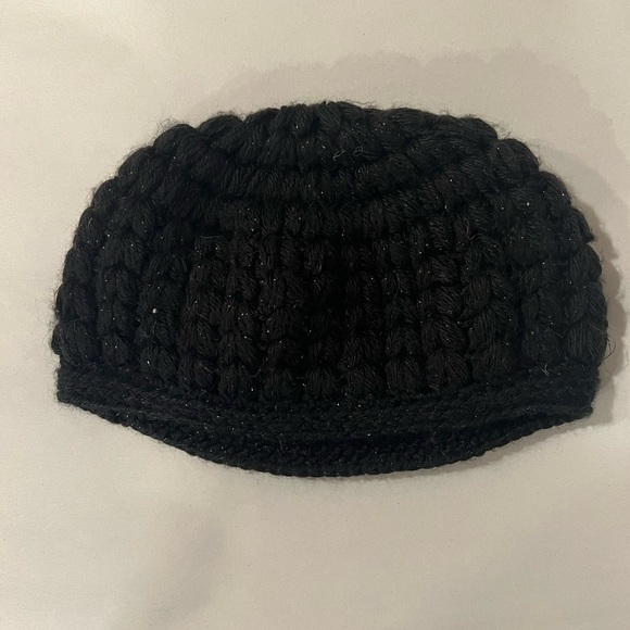 3/$25🎈Handmade black acrylic puff beanie crochet hat - Picture 1 of 3